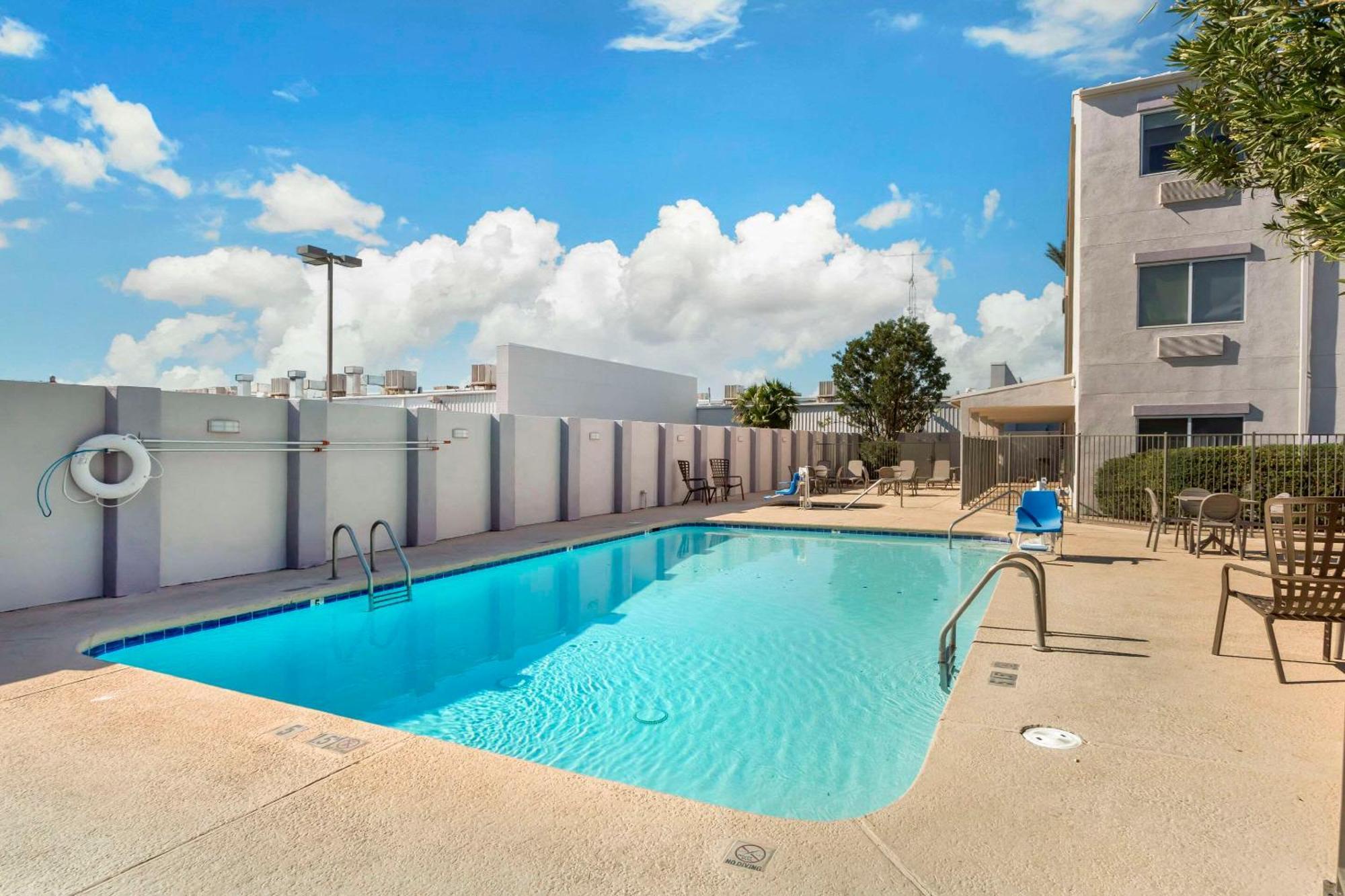 Comfort Suites At Tucson Mall Екстериор снимка